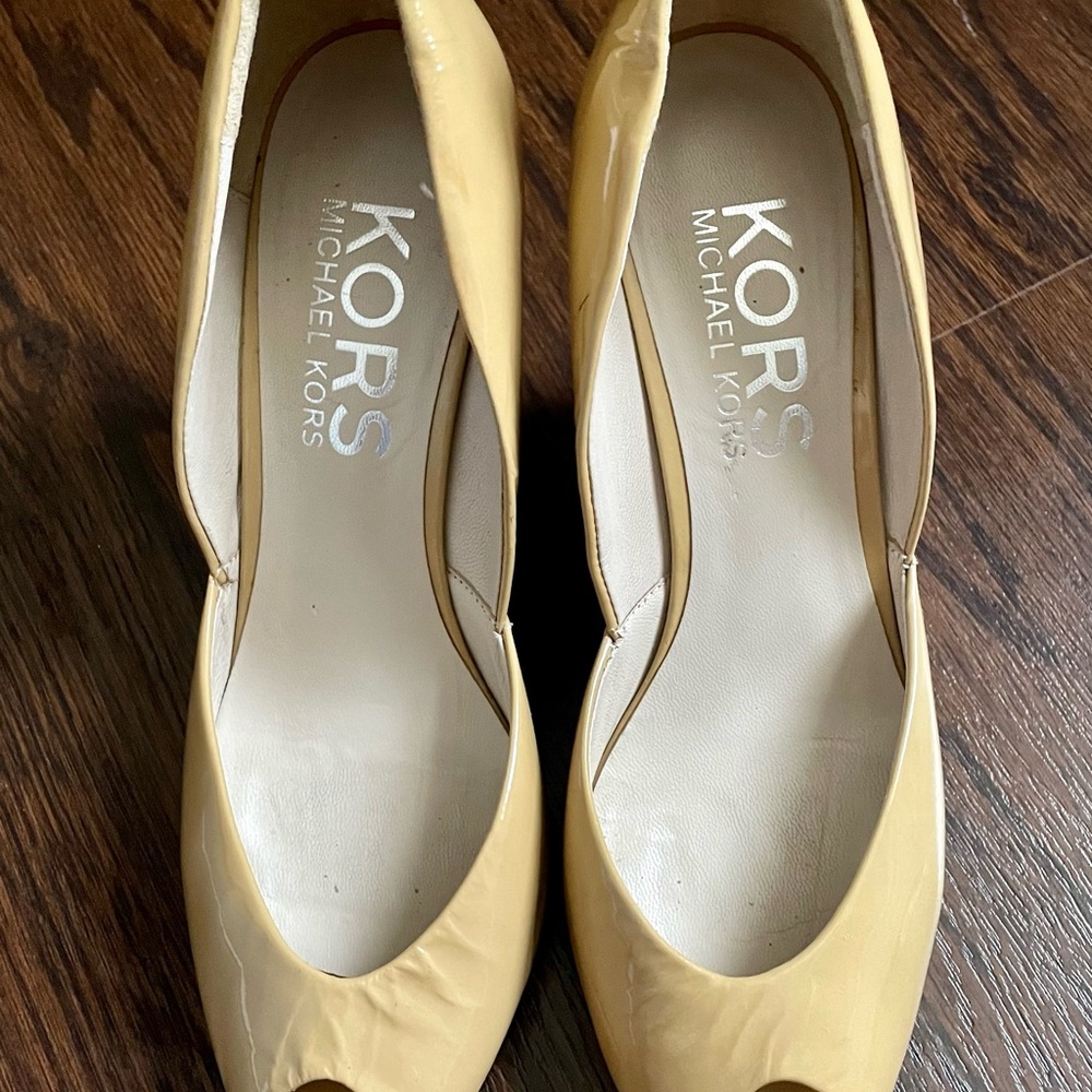 Woman shoes